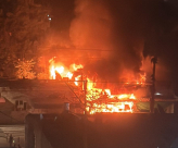 اللد:حريق متجر وسط المدينة طواقم الانقاذ تهرع إلى المكان